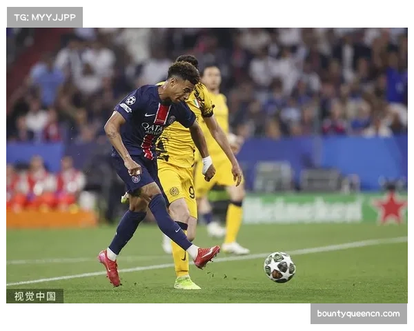 杜埃梅开二度成逆转功臣 巴黎小将欧冠赛场展现潜力