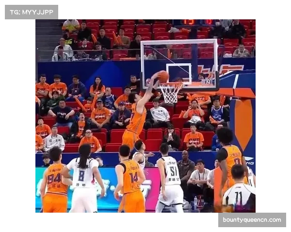 上海李添荣进攻选择更合理 减少持球专注得分效率提升 上海李添荣进攻选择更合理 减少持球专注得分效率提升